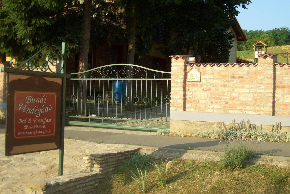 Bundi Vendégház Kehidakustány Extérieur photo